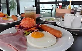 Thanburi Hotel